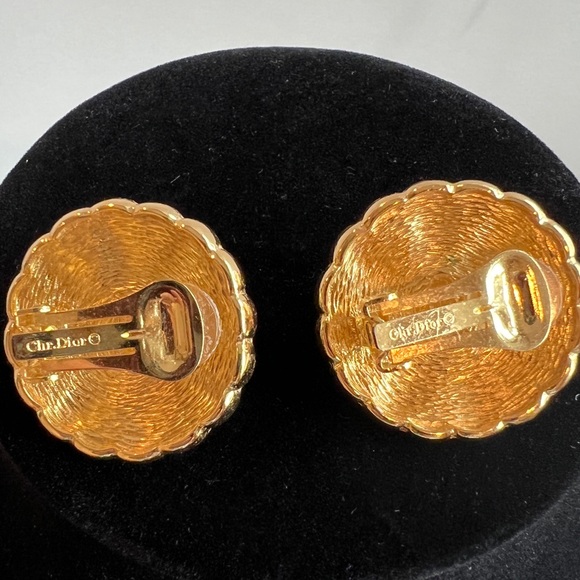 Vintage Christian Dior Signed Gold Tone Clip-On Earrings With Crystals and Pearl - Picture 6 of 8